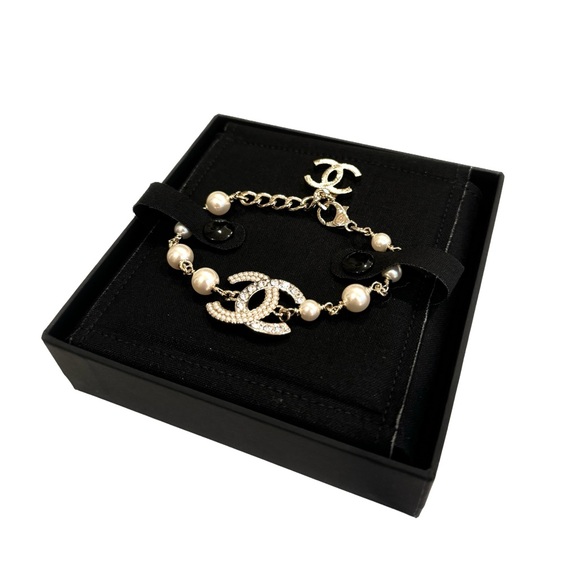Rare! Chanel CC Crystals Pearls Bracelet - Picture 4 of 5